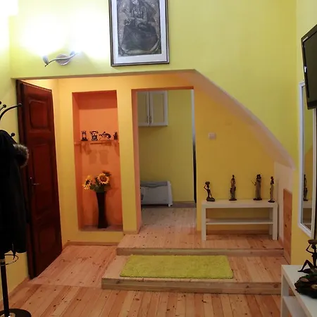 Green Apartment *